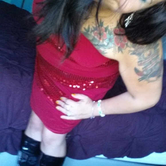 Meet your Posher, Danielle - Picture 2 of 6